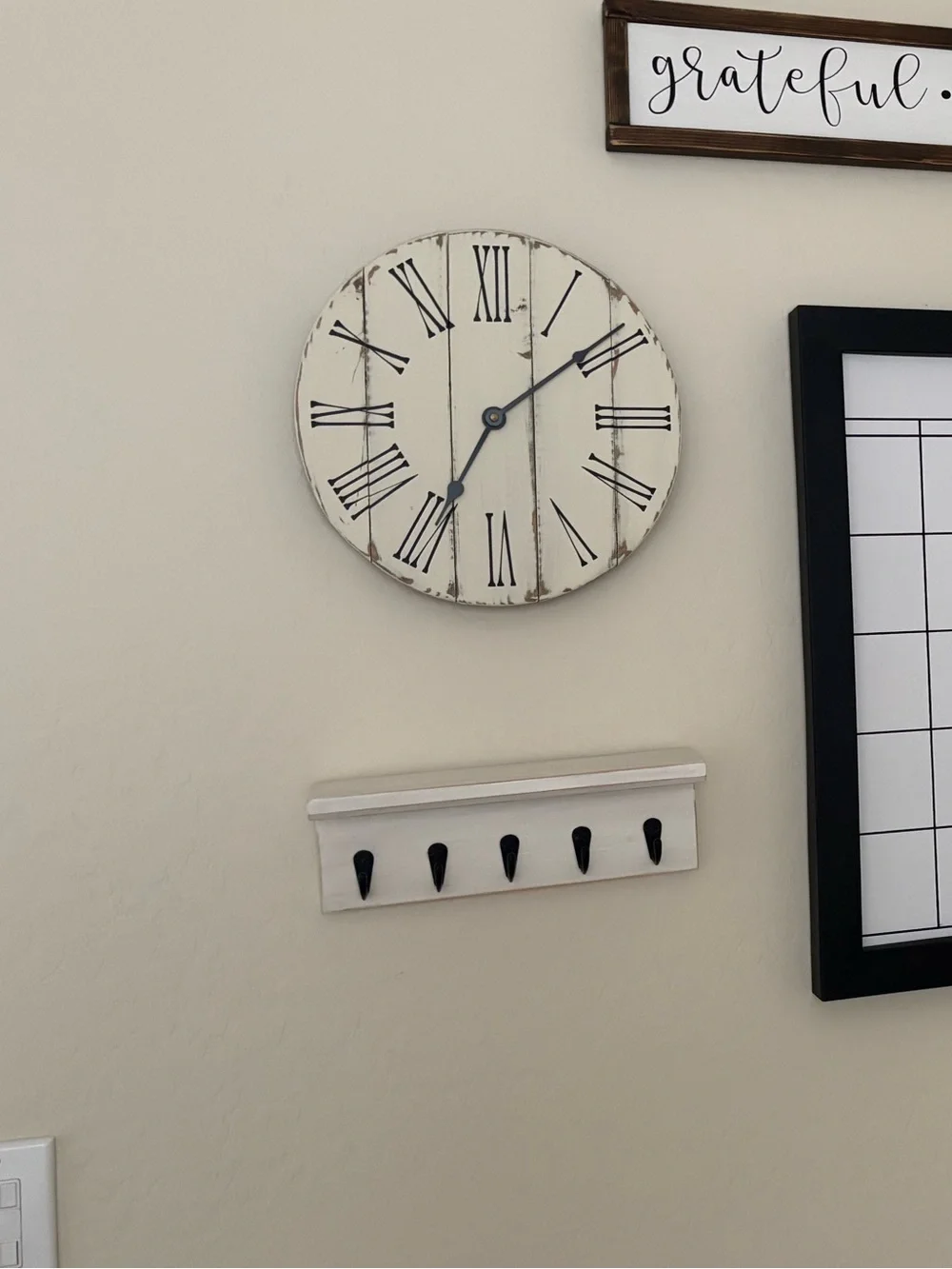 Wood Wall-Mounted Key/Misc. Shelf with 5 Hooks - White